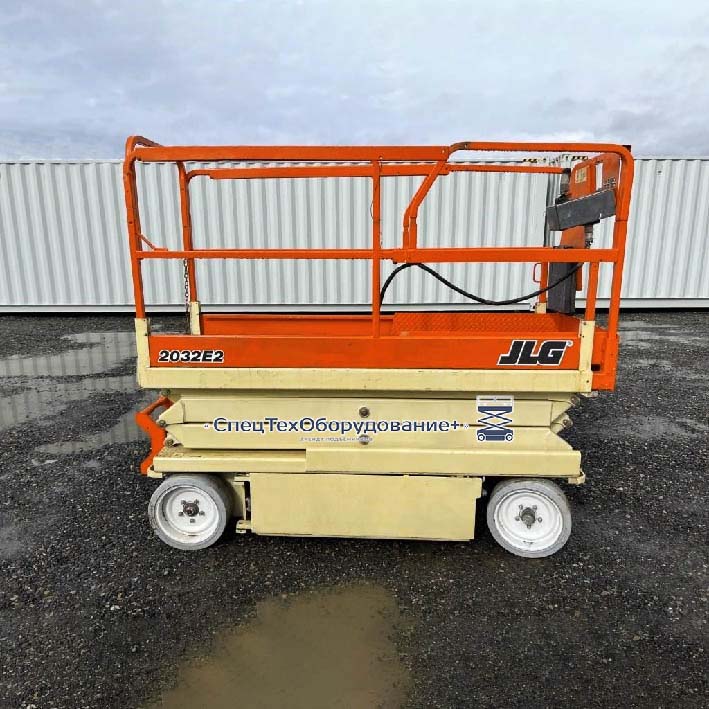JLG 2032E2