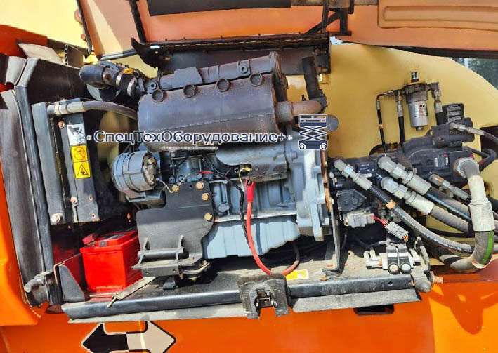 JLG 680S отсек с мотором