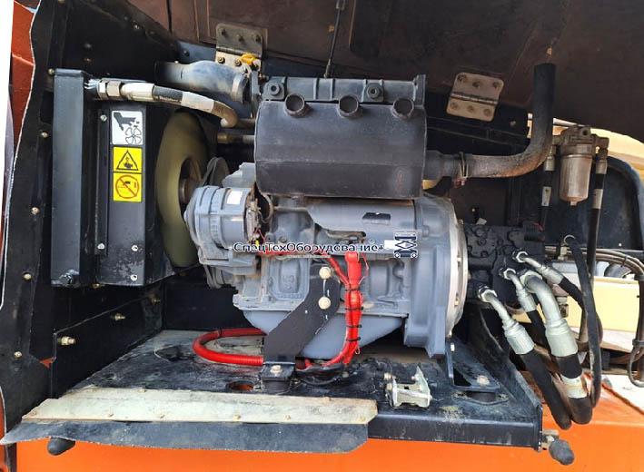 JLG 520AJ двигатель